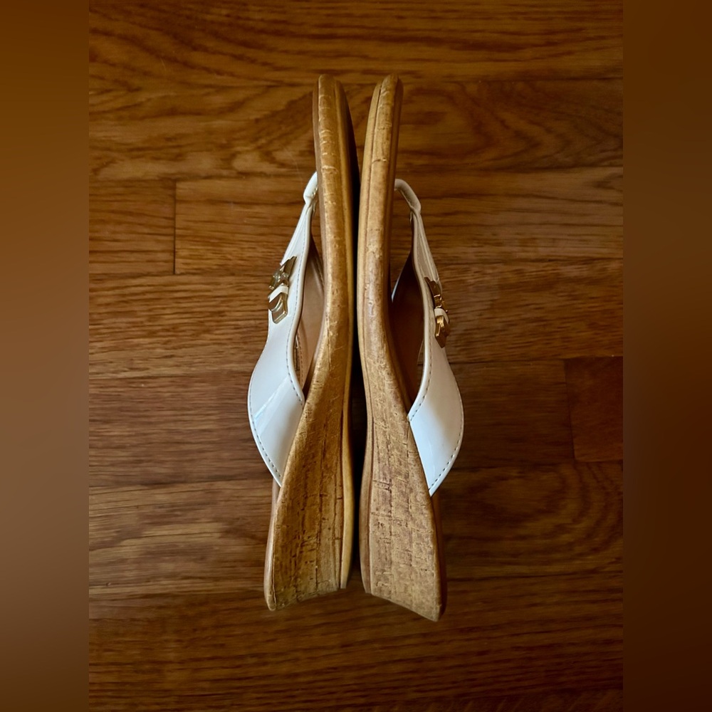 Italian Shoemakers Women’s Chic Tan and White Sz 7.5 Sandals, Made in Italy - Picture 5 of 10